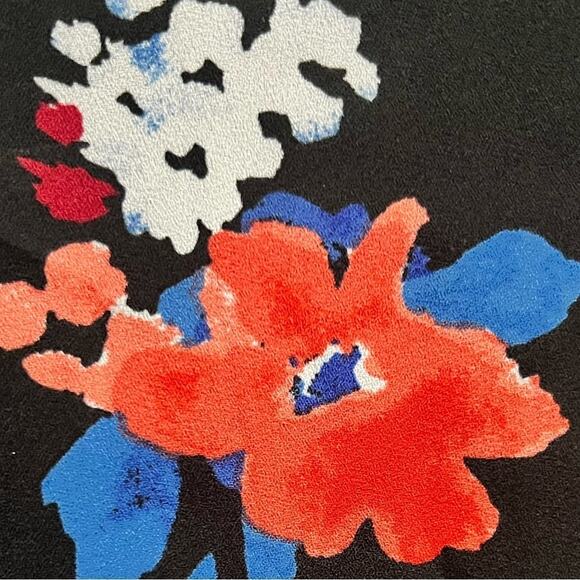 Vince Camuto Petite Black Floral V-Neck Pullover Flowy Blouse Top size XS - Picture 3 of 8